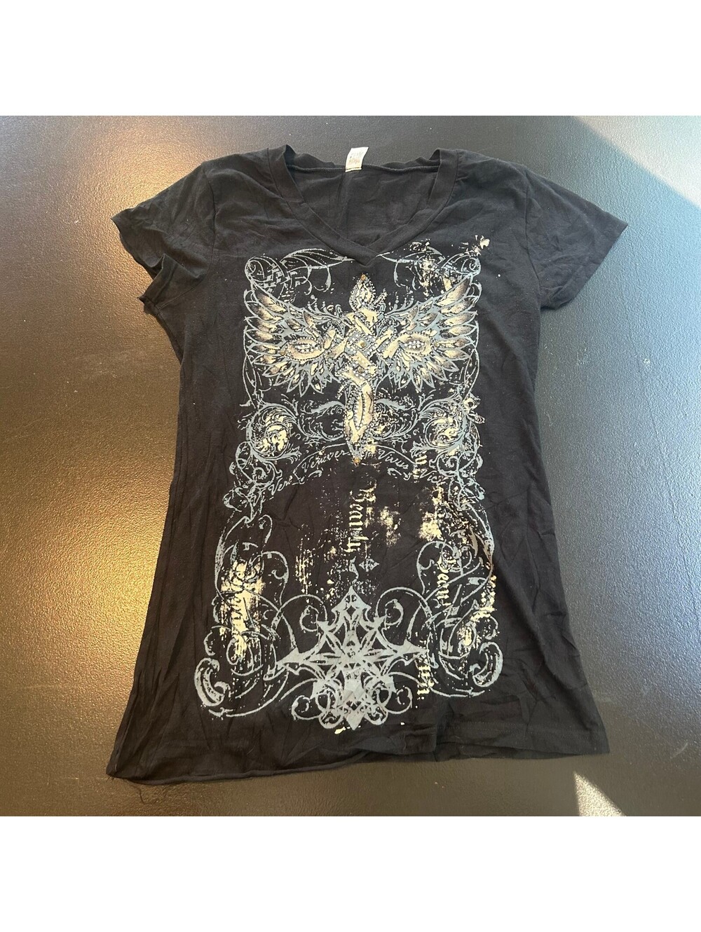 Vintage y2k D&S black graphic V-neck T-shirt